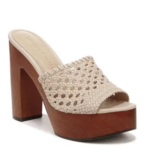 Veronica Beard Shoes - Veronica Beard Guadalupe Platform Sandal. Size 9